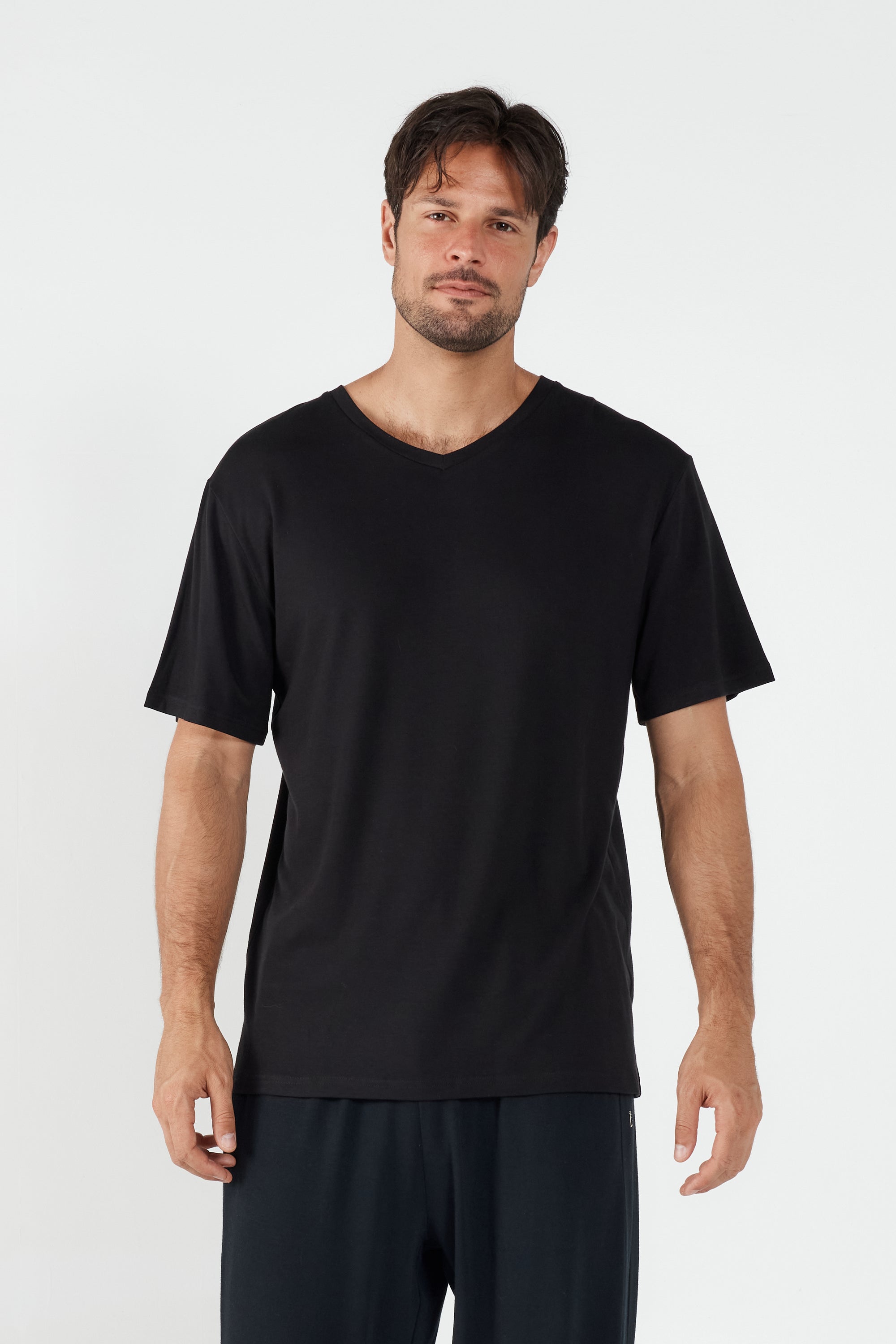 Como V-Neck T-Shirt - Black