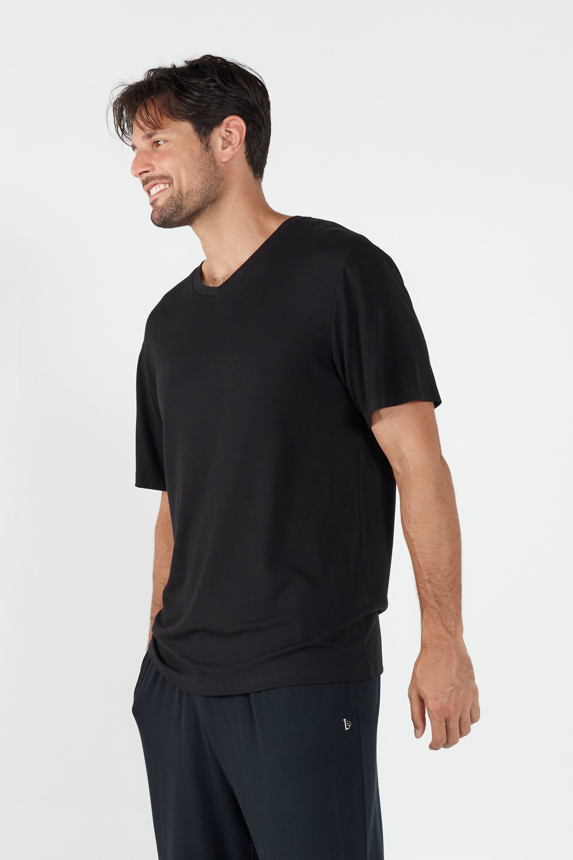 Como V-Neck T-Shirt - Black